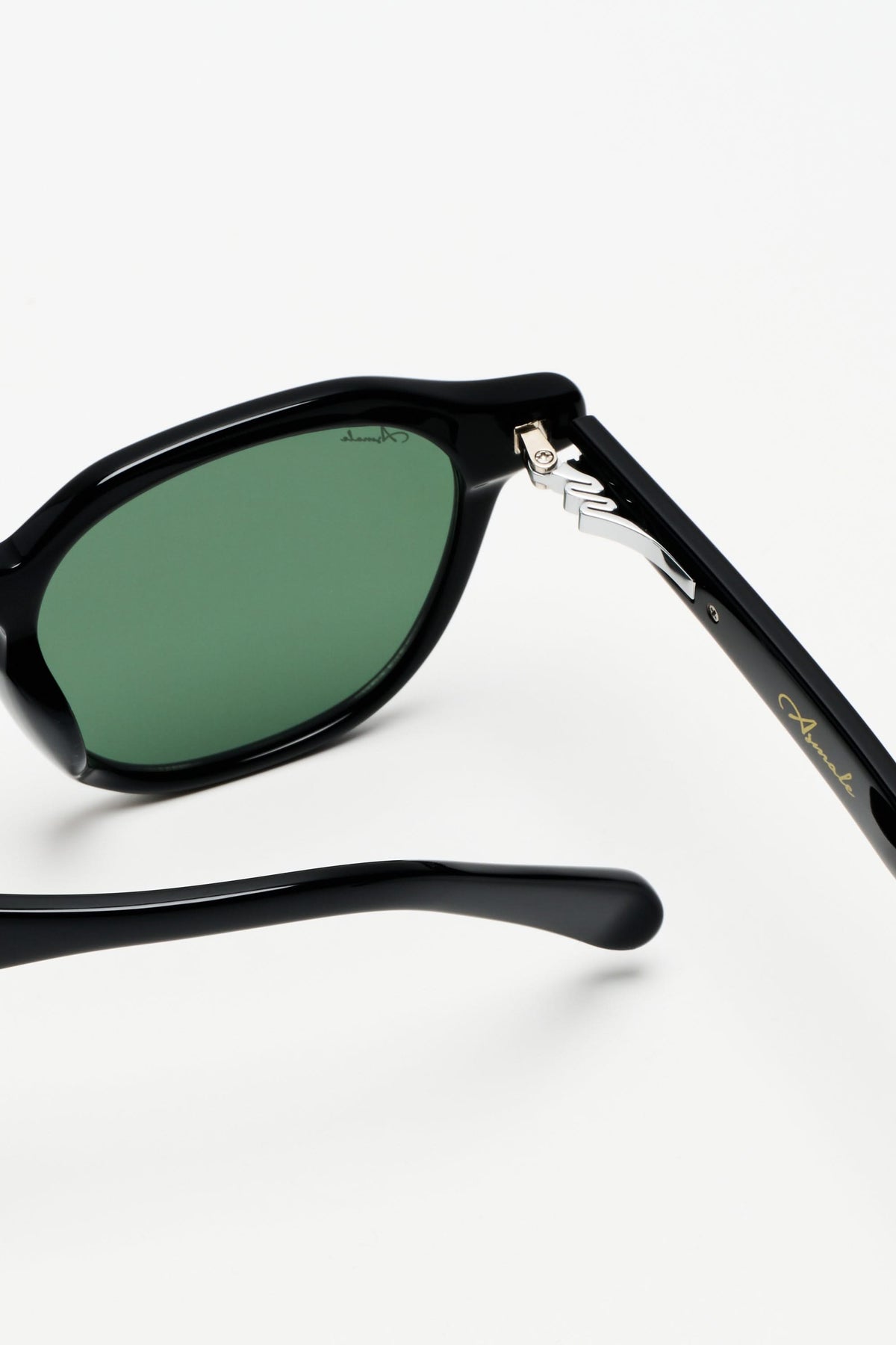 #COLOR_YORK · EMERALD