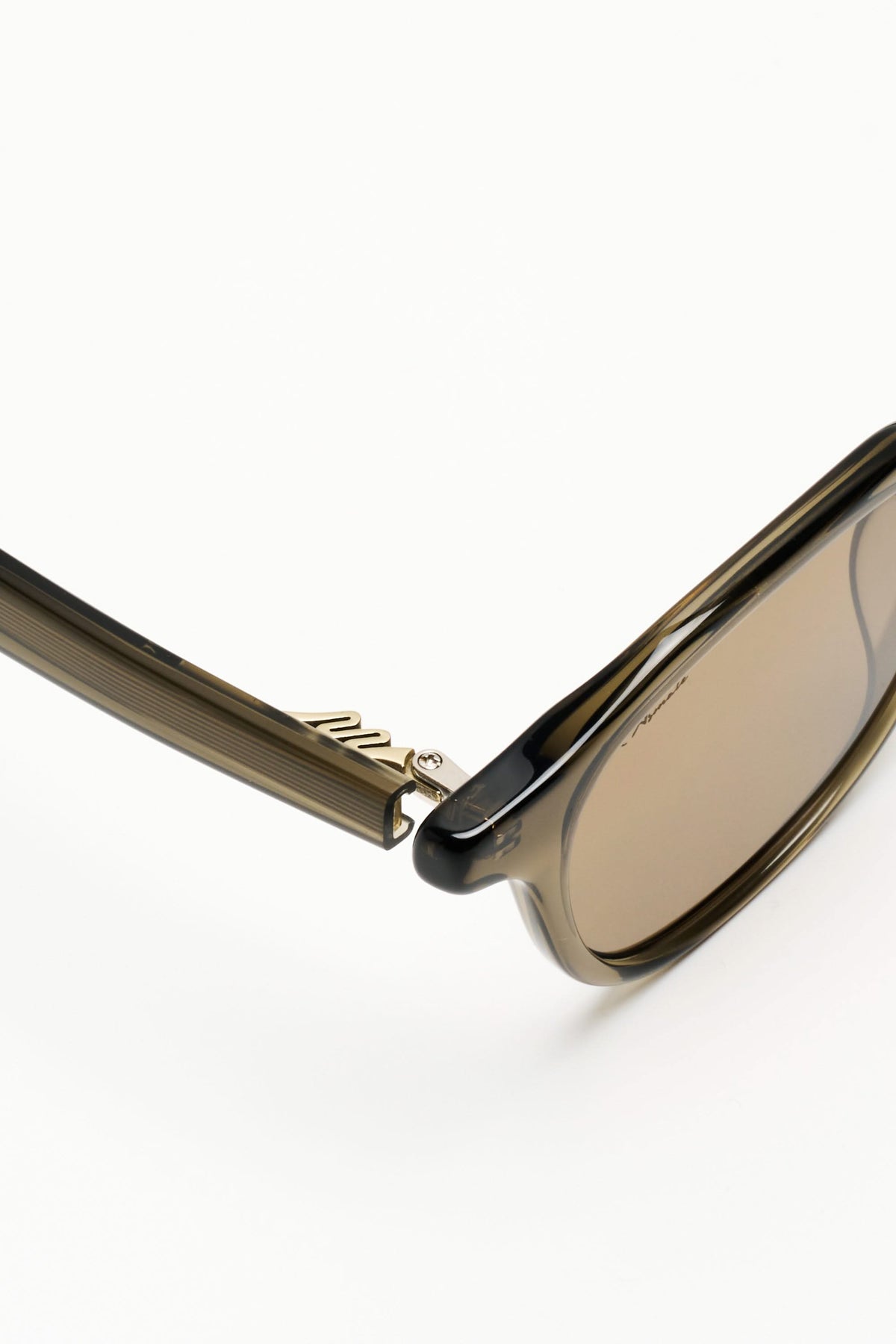 #COLOR_YORK · BROWN